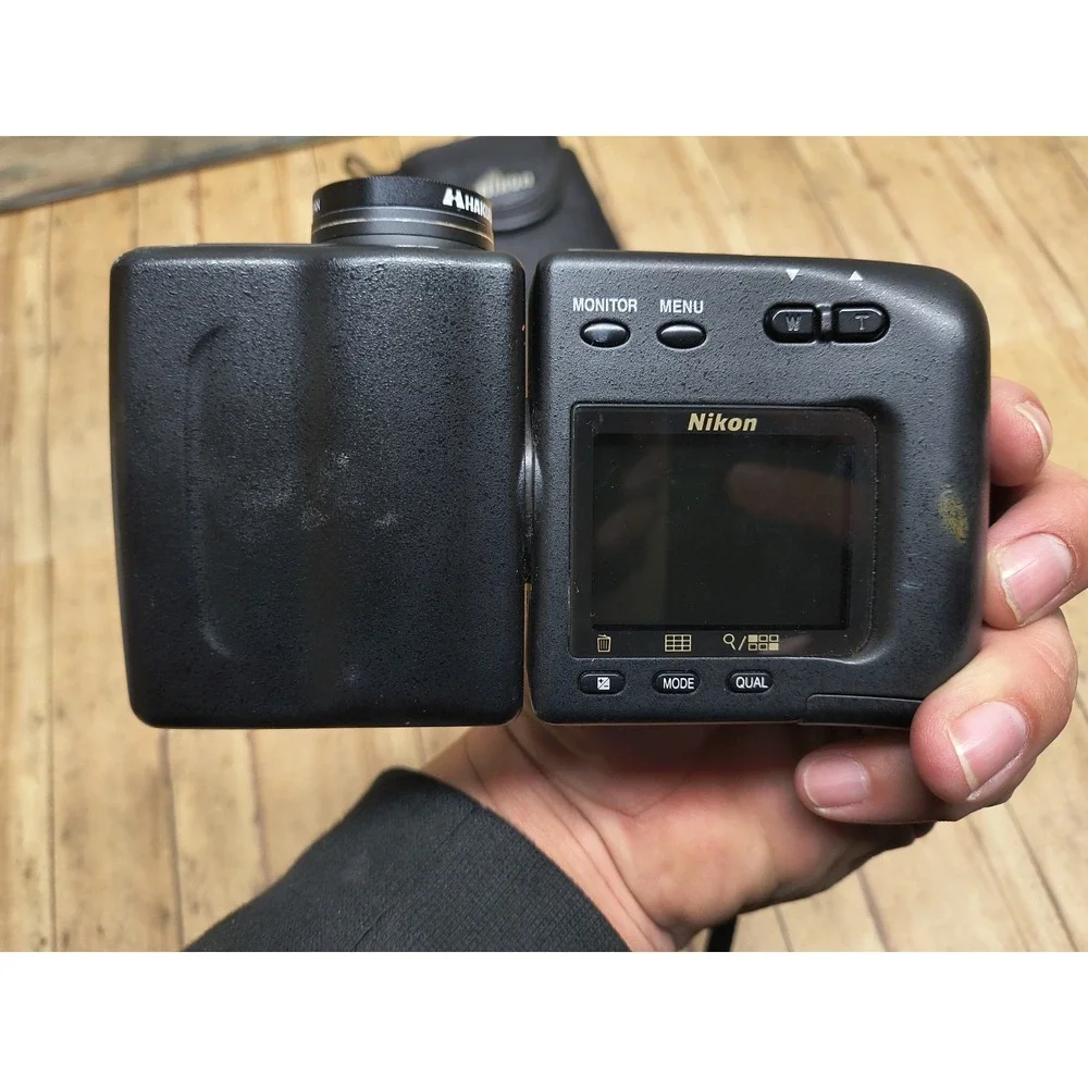 Nikon Coolpix 950 Digital Camera 7-21mm Zoom Nikkor 1:2.6-4 Black PARTS ONLY‎